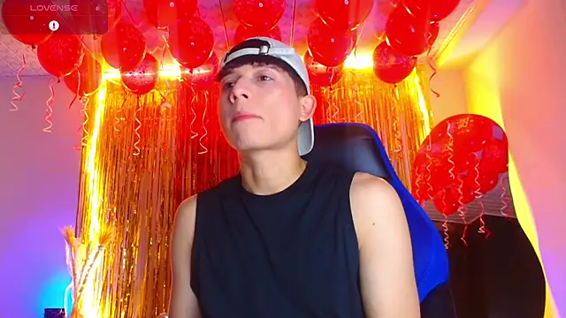 Snapshot of bryamer_19 chatting on 09-15-25, 02:11 bryamer 19 online show from 09-15-25, 02:11