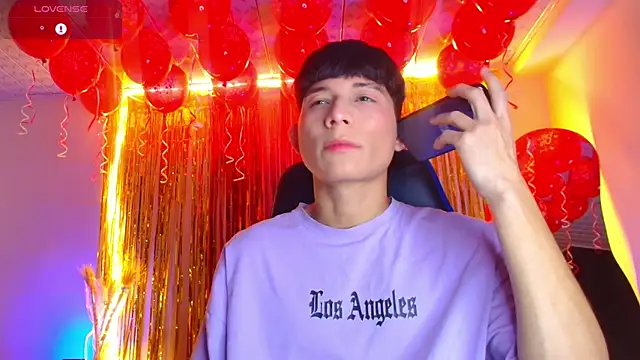 Snapshot of bryamer_19 chatting on 09-16-25, 01:06 bryamer 19 online show from 09-16-25, 01:06