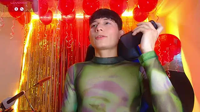 Snapshot of bryamer_19 chatting on 09-18-25, 01:18 bryamer 19 online show from 09-18-25, 01:18