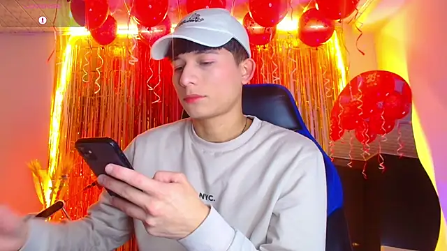 Snapshot of bryamer_19 chatting on 09-20-25, 01:06 bryamer 19 online show from 09-20-25, 01:06