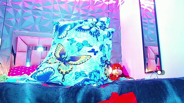 Doll IvannaTs online show from 12-22-24, 06:06