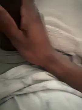 Snapshot of Oorgazmic chatting on 03-08-25, 11:27 Oorgazmic online show from 03-08-25, 11:27