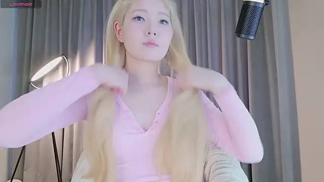 KitayamaChu online show from 02-04-25, 12:11