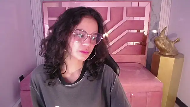 Snapshot of Tyna_ch chatting on 12-28-24, 08:04 Tyna ch online show from 12-28-24, 08:04