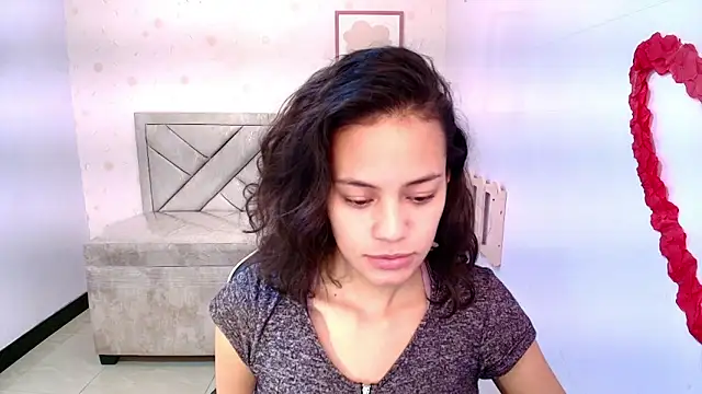 Snapshot of Tyna_ch chatting on 02-26-25, 07:27 Tyna ch online show from 02-26-25, 07:27
