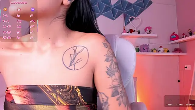 Snapshot of Valkiria_ponce chatting on 06-11-26, 04:32 Valkiria ponce online show from 06-11-26, 04:32
