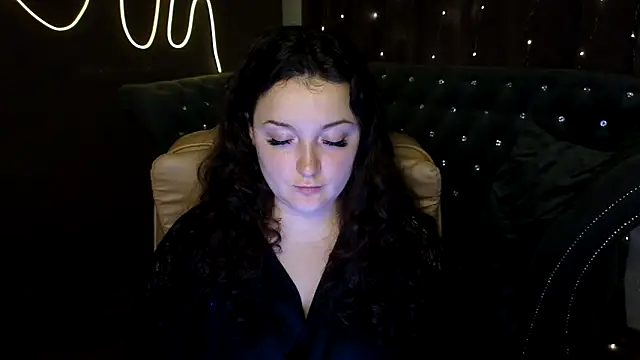 Snapshot of GloriNichols chatting on 12-21-24, 01:32 GloriNichols online show from 12-21-24, 01:32