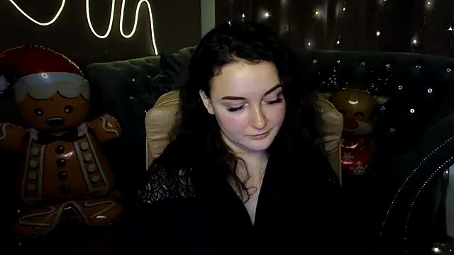 Snapshot of GloriNichols chatting on 12-30-24, 11:04 GloriNichols online show from 12-30-24, 11:04