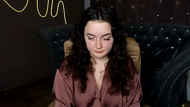 Snapshot of GloriNichols chatting on 01-12-25, 01:27 GloriNichols online show from 01-12-25, 01:27