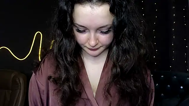 Snapshot of GloriNichols chatting on 01-19-25, 12:28 GloriNichols online show from 01-19-25, 12:28