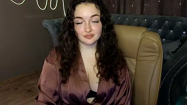 Snapshot of GloriNichols chatting on 01-24-25, 01:25 GloriNichols online show from 01-24-25, 01:25