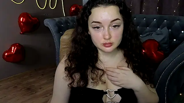 Snapshot of GloriNichols chatting on 01-31-25, 01:34 GloriNichols online show from 01-31-25, 01:34