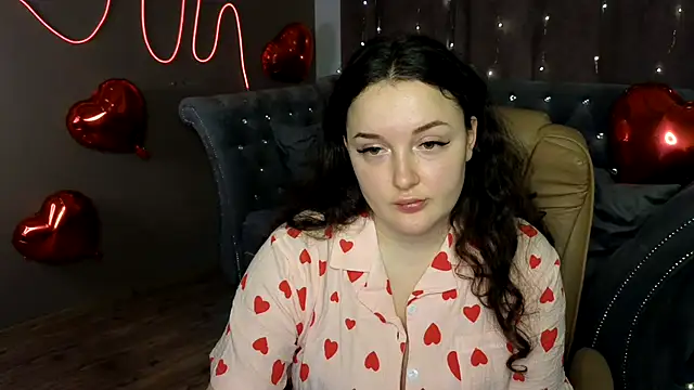 Snapshot of GloriNichols chatting on 02-12-25, 12:55 GloriNichols online show from 02-12-25, 12:55