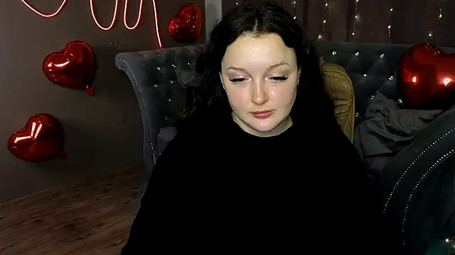 Snapshot of GloriNichols chatting on 02-16-25, 06:21 GloriNichols online show from 02-16-25, 06:21