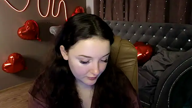 Snapshot of GloriNichols chatting on 02-21-25, 10:07 GloriNichols online show from 02-21-25, 10:07