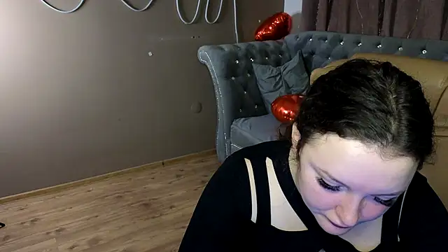 Snapshot of GloriNichols chatting on 03-13-25, 06:16 GloriNichols online show from 03-13-25, 06:16