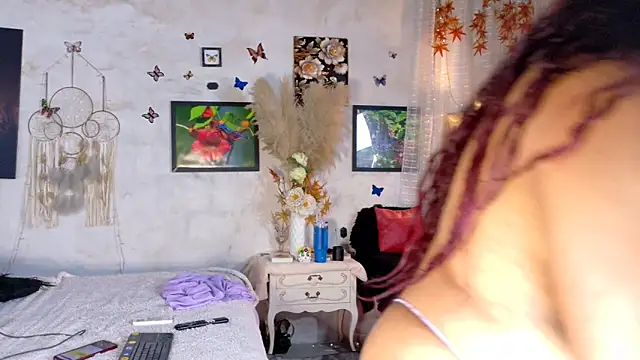 Snapshot of Kyara_Queen chatting on 03-23-26, 05:39 Kyara Queen online show from 03-23-26, 05:39
