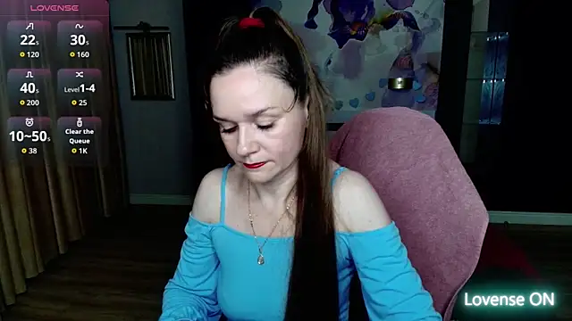 Snapshot of AriaGray chatting on 06-12-26, 01:37 AriaGray online show from 06-12-26, 01:37