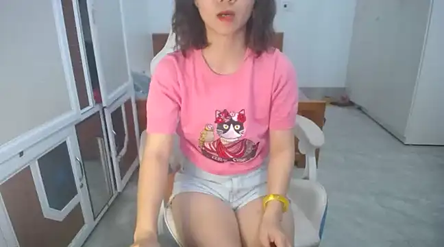 Snapshot of Susu204 chatting on 03-05-25, 02:34 Susu204 online show from 03-05-25, 02:34