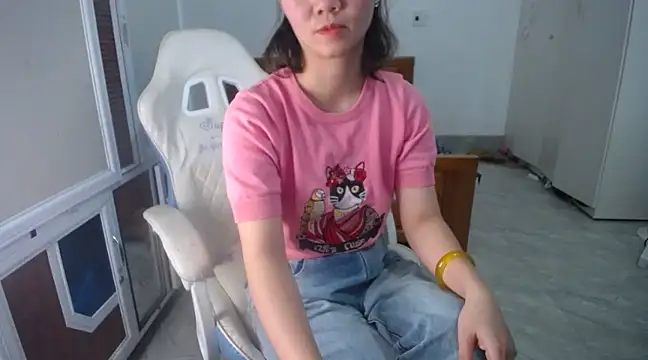 Snapshot of Susu204 chatting on 03-21-25, 08:39 Susu204 online show from 03-21-25, 08:39