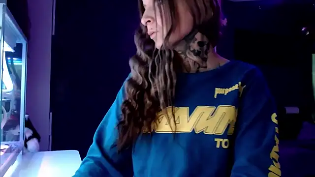 Snapshot of InesGold chatting on 01-28-25, 08:14 InesGold online show from 01-28-25, 08:14