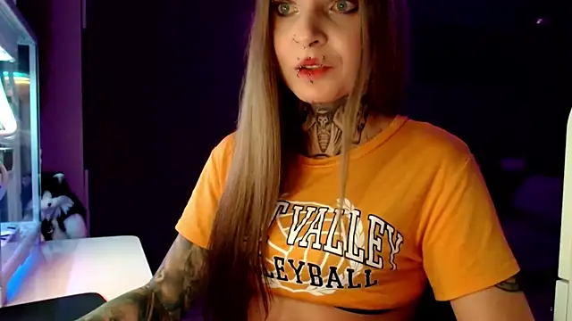 Snapshot of InesGold chatting on 02-05-25, 09:18 InesGold online show from 02-05-25, 09:18