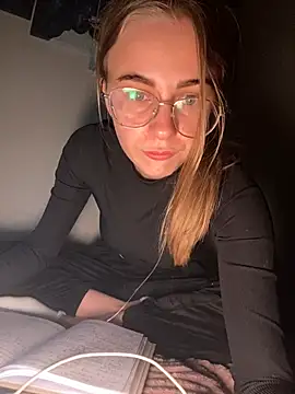 Snapshot of GraceTorrez chatting on 12-18-24, 03:22 GraceTorrez online show from 12-18-24, 03:22