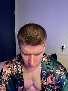 Snapshot of Bruno_Banani chatting on 01-21-25, 09:15 Bruno Banani online show from 01-21-25, 09:15