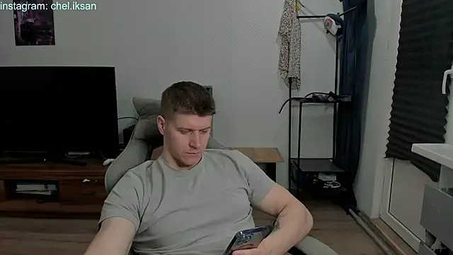 Snapshot of Bruno_Banani chatting on 02-10-25, 01:33 Bruno Banani online show from 02-10-25, 01:33
