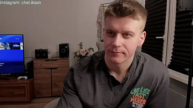 Snapshot of Bruno_Banani chatting on 02-10-25, 06:35 Bruno Banani online show from 02-10-25, 06:35