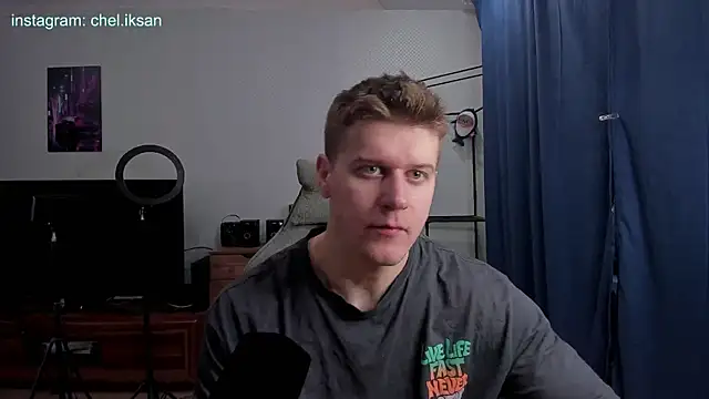 Snapshot of Bruno_Banani chatting on 02-17-25, 12:59 Bruno Banani online show from 02-17-25, 12:59