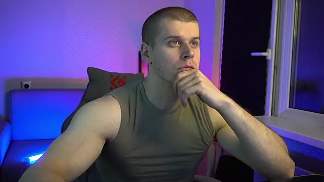 Snapshot of Bruno_Banani chatting on 09-18-25, 05:26 Bruno Banani online show from 09-18-25, 05:26
