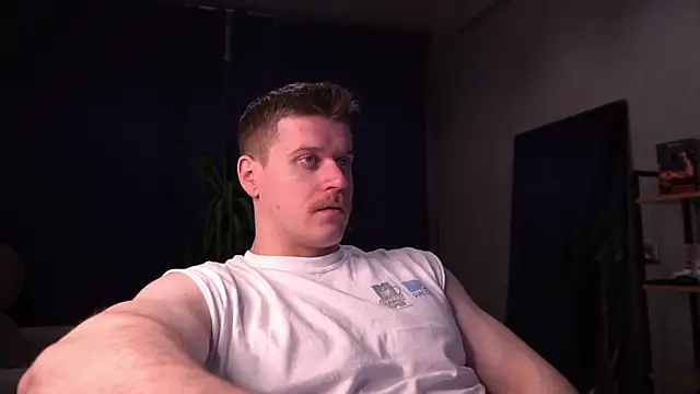 Snapshot of Bruno_Banani chatting on 06-18-26, 08:13 Bruno Banani online show from 06-18-26, 08:13