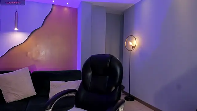 HannahJamesX online show from 02-20-25, 06:57