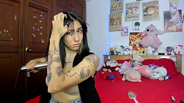 LunaDeCristall online show from 10-18-25, 08:04