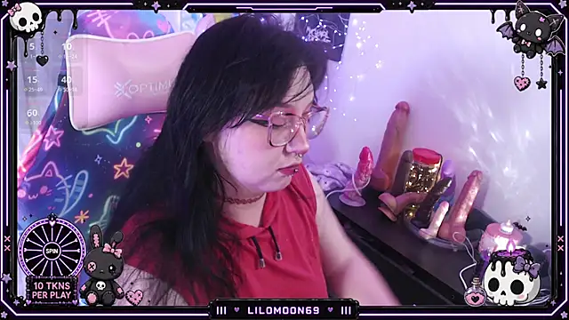 Snapshot of LiloMoon69 chatting on 06-14-26, 08:27 LiloMoon69 online show from 06-14-26, 08:27