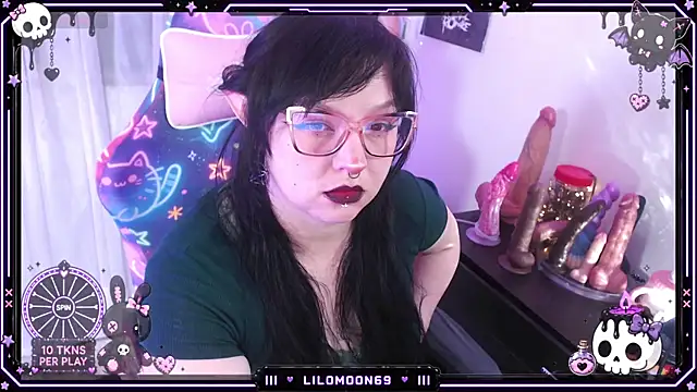 Snapshot of LiloMoon69 chatting on 07-09-26, 07:56 LiloMoon69 online show from 07-09-26, 07:56