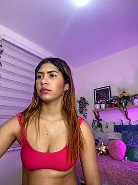 Snapshot of soy_sarah_ chatting on 02-08-25, 09:46 soy sarah online show from 02-08-25, 09:46