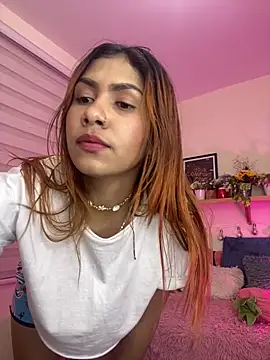 Snapshot of soy_sarah_ chatting on 02-11-25, 10:37 soy sarah online show from 02-11-25, 10:37