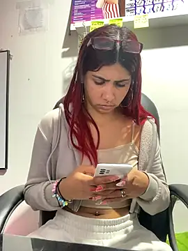 Snapshot of soy_sarah_ chatting on 10-02-25, 09:27 soy sarah online show from 10-02-25, 09:27