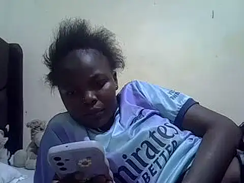 Snapshot of pretty_vivy chatting on 02-16-25, 04:21 pretty vivy online show from 02-16-25, 04:21