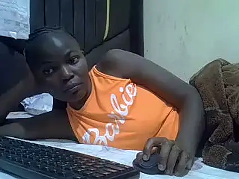 Snapshot of pretty_vivy chatting on 03-05-25, 04:02 pretty vivy online show from 03-05-25, 04:02