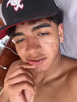 Snapshot of JoanG10 chatting on 10-09-25, 06:28 JoanG10 online show from 10-09-25, 06:28