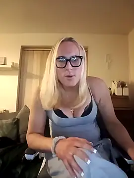 Connie Pepper online show from 02-23-25, 08:44