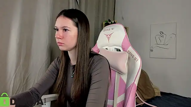 Snapshot of Nicole_Charm chatting on 10-23-25, 09:02 Nicole Charm online show from 10-23-25, 09:02