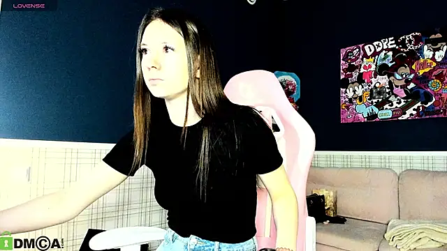 Snapshot of Nicole_Charm chatting on 11-28-25, 12:35 Nicole Charm online show from 11-28-25, 12:35