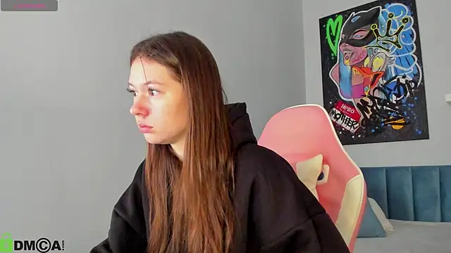 Snapshot of Nicole_Charm chatting on 12-15-25, 12:04 Nicole Charm online show from 12-15-25, 12:04