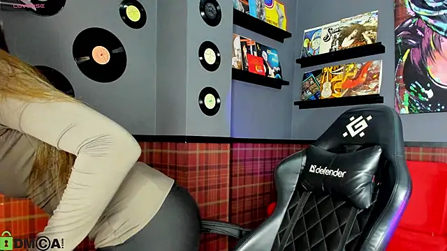 Snapshot of Nicole_Charm chatting on 01-13-26, 11:54 Nicole Charm online show from 01-13-26, 11:54