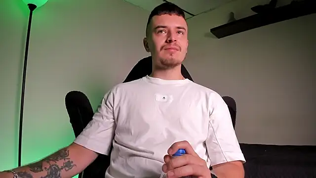 james connor2 online show from 02-08-26, 03:26