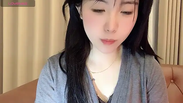 NickiBloom online show from 02-08-25, 12:28